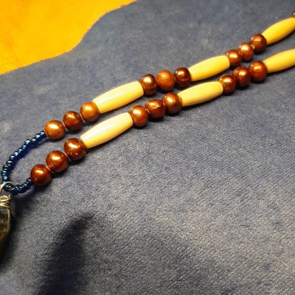 Titanium blue quartz pendant necklace - Picture 4 of 7